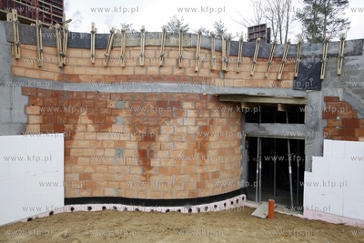 Uroczystosc zawieszenia wiechy na budowanym budynku...