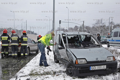 Groźnie wyglądający wypadek na skrzyżowaniu ulic...