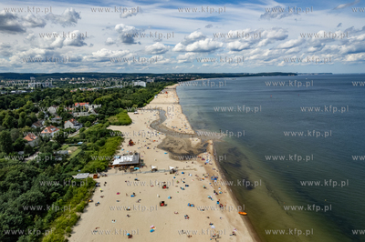 Plaża w Gdańsku Jelitkowie. Zakaz kąpieli po pożarze...