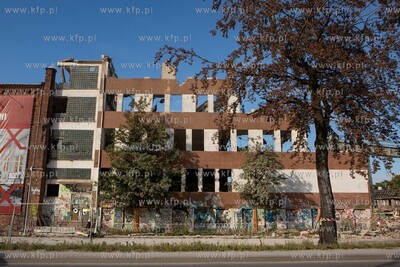 Stocznia Cesarska, ul. Popiełuszki. Wyburzanie budynku...