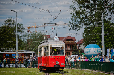 Gdansk. Petla tramwajowa w Jelitkowie. Majowka z tramwajem....