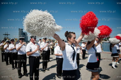 Nabrzeze Pomorskie w Gdyni. Aleja Statkow Pasazerskich....