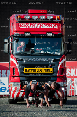 Gdansk. Targ Weglowy. Jarmark Dominikanski. Zawody...