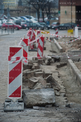 Gdansk. Remont nawierzchni ulicy Ogarnej.
11.04.2013
fot....