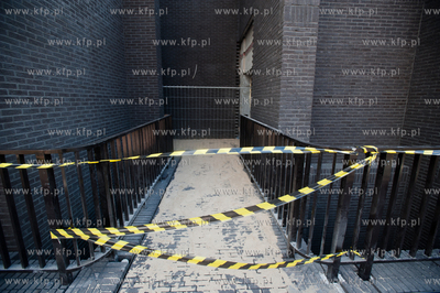 Gdansk. Pierwszy spacer Gdanszczan po Murze Teatru...