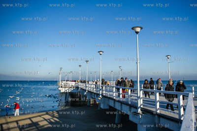 Gdansk. Mrozne, sloneczne, sobotnie popoludnie na plazy...