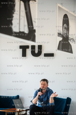 Gdansk. Galeria O Tu. Wernisaz wystawy zdjec pt. Sybera...