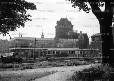 Remont Wałów Jagiellońskich w Gdańsku. Na drugim...