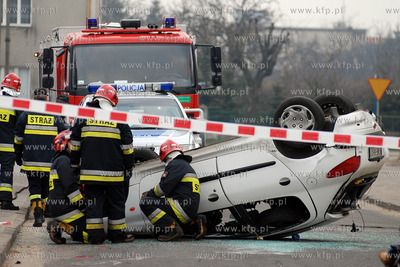 Rumia. O duzym szczesciu moze mowic kierowca Peugeota...
