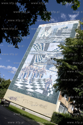 Ozdobne murale na blokach S.M. Zaspa. Dzielo DONATASA...