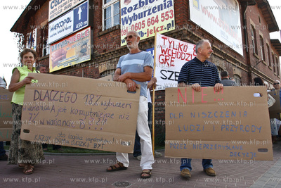 Chwaszczyno. Protest mieszancow Chwaszczyna i okolicznych...