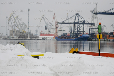 Zima w gdynskim porcie. Nz Baltycki Terminal Kontenerowy
15.02.2010
Fot....