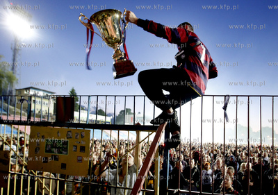 Szczecin. Szczecinscy kibice swietuja na stadionie...