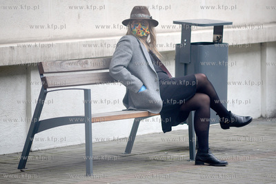 Gdynia. Srodki ostroznosci w zwiazku z pandemia koronawirusa...