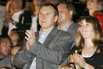 Koncert Roda Stewarta na bylych terenach Stoczni Gdanskiej....