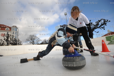 Sopot. W ostatni dzien slizgawki na molo, Sopot Curling...