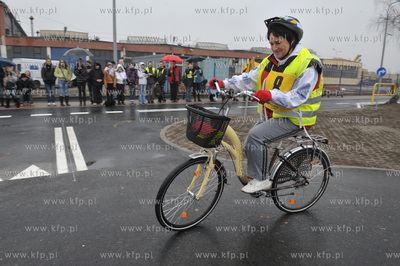 Otwarcie nowoczesnego miasteczka ruchu drogowego, ktore...