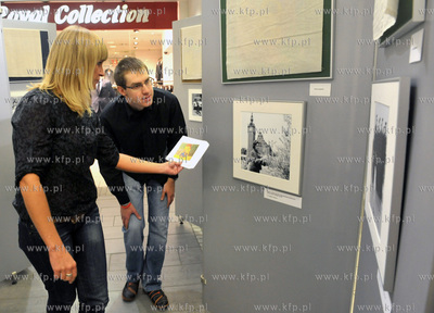 Wystawa w GCH Manhattan we Wrzeszczu. "Fotorysowanie....