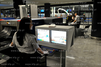 Pierwszy dzien funkcjonowania nowego terminalu T2 gdańskiego...