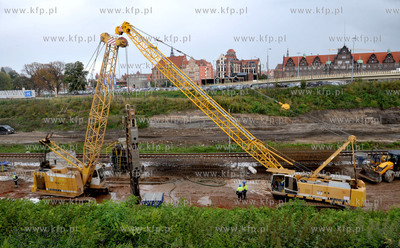 Gdansk. Prace budowlane przy budowie nowego przystanku...