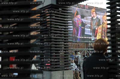 Plenerowa projekcja opery Turandot na Targu Węglowym...