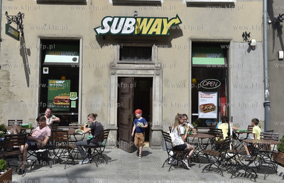 Bar kanapkowy Subway w Gdańsku na ul. Długiej.  06.07.2018...