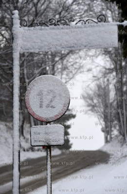Zima w Niestępowie na Kaszubach gmina Żukowo. Pierwszy...