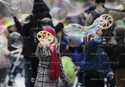 Gdansk. Dlugi Targ. Festiwal Banki Mydlanej czyli przywitanie...