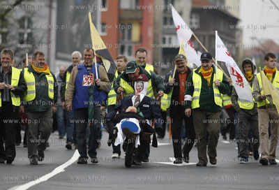 Gdansk. Demonstracja ponad 3 tys. zwiazkowcow z Grupy...