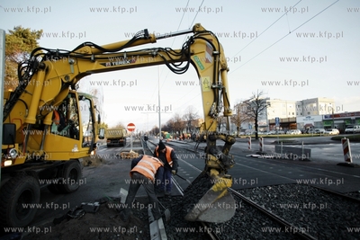 Gdansk. Remont torowiska wzdluż brzeznianskiego odcinka...