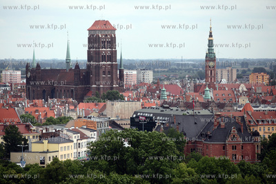 Gdansk widziany z Gory Gradowej. Nz Kosciol Mariacki...