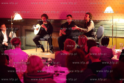 Siesta Festival. Wieczor Fado. Wystep Duarte w sali...