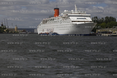Gdańsk. Statek Ocean Dream organizacji Peace Boat,...