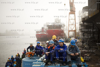 Stocznia Remontowa Shipbuilding. Wodowanie żaglowca...