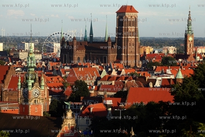 Gdansk widziany z Gory Gradowej. Nz. Kosciol Mariacki,...