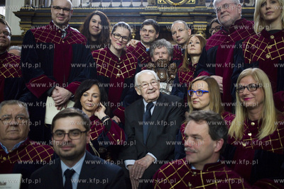Gdańsk. Dwór Artusa. Uroczysta sesja Rady Miasta....