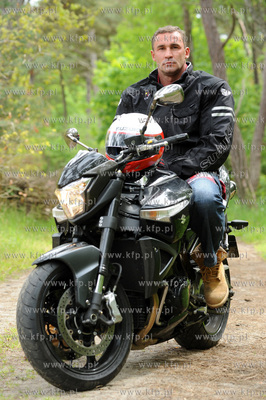 Przemyslaw Saleta na swoim motorze Suzuki B-King
24.05.2009
fot....