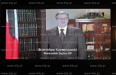 Zaloba narodowa po katastrofie prezydenckiego samolotu...