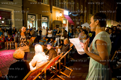 Gdansk. Ul Dluga. Teatr w Oknie. Festiwal Szekspirowski....
