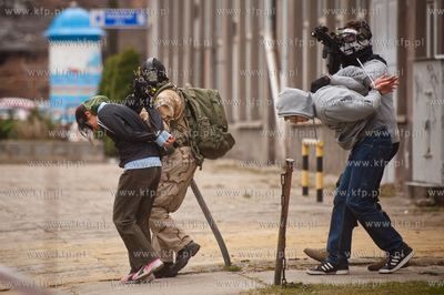 Gdansk. Wspolne cwiczenia grupy antyterrorystycznej...