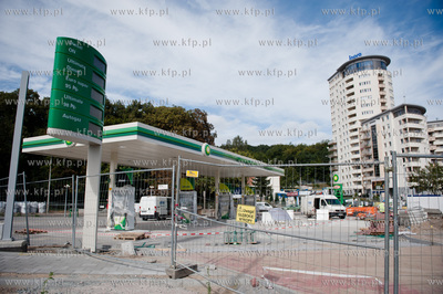 Gdansk. Wznowione po kilku miesiecznej przerwie, prace...