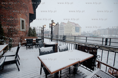 Gdansk. Nabrzeze Motlawy. Zima i obfite opady sniegu...