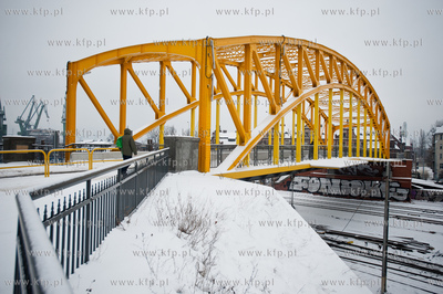 Gdansk. Zamkniety dla ruchu kolowego Zolty Wiadukt,...