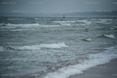 Nieprzyjemna, niezachecajaca do spacerow, zimowa pogoda...