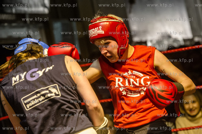 Klub bokserski Ring3city na terenie stoczni gdanskiej....