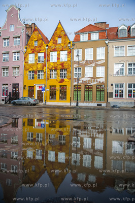 Gdansk. Odnowione fasady kamienic przy ulicy Szerokiej.
09.02.2015
fot....