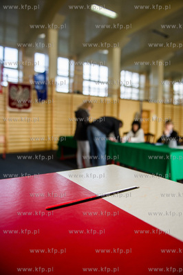 Gdansk. Wrzeszcz. Obwodowa Komisja ds. Wyborow do Rady...