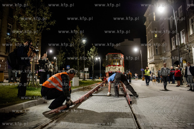 Gdansk. Dolne Miasto. Operacja ustawiania zabytkowego...