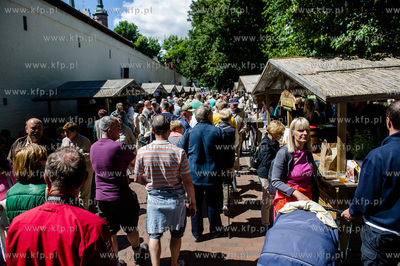 Gdansk. Oliwa. Plac przed Katedra Oliwska.X edycja...