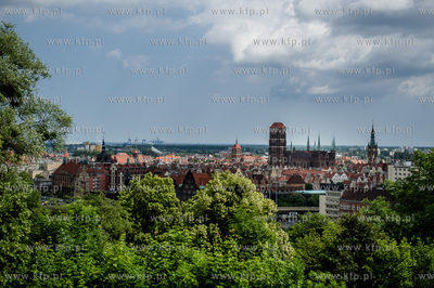 Gdansk. Biskupia Gorka. Zabytkowy budynek dawnego Schroniska...